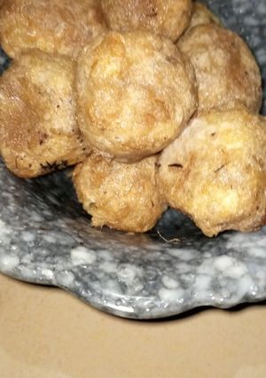 A picture of Yam balls.