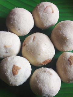 தலைப்பு : ரவா லட்டு / Rava laddu receip in tamil செய்முறை முக்கிய புகைப்படம்