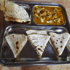 A picture of Mushroom Masala.