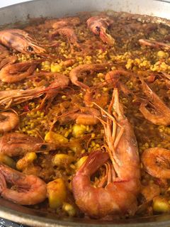 Una foto de Paella de marisco