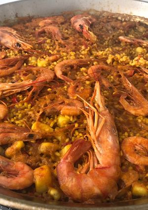 Una foto de Paella de marisco