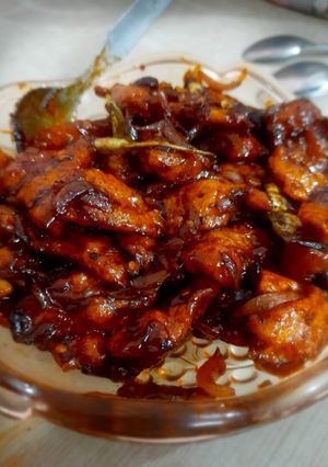 A picture of Honey chilli potato.