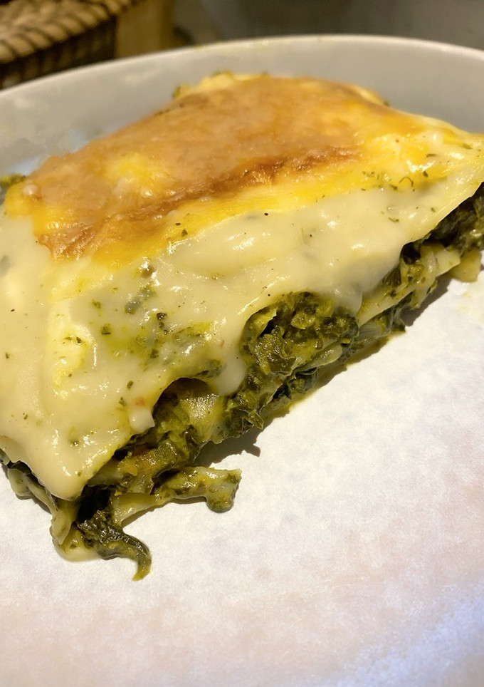 Una foto de Lasaña de espinacas y yogur griego 🥬
