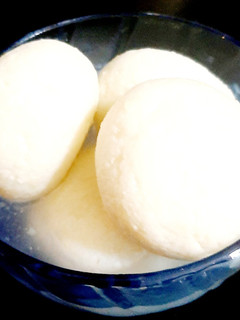 रसगुल्ला (Rasgulla recipe in Hindi) रेसिपी मुख्य फोटो