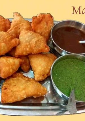 कच्चा केला पनीर का समोसा (Kaccha kela paneer ka samosa recipe in Hindi) रेसिपी मुख्य फोटो