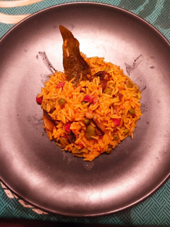 Una foto de Arroz con setas 🍄 verduras y taquitos de jamón de pavo curado😋