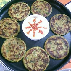 Aloo methi thepla A picture of Aloo methi thepla.