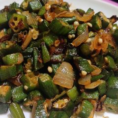 A picture of Bhindi masala bhujiya.