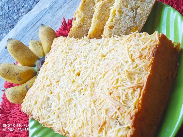Langkah Mudah untuk Membikin Resep Bolu pisang raja tabur keju yang Uenak Anti Ribet, Lezat Sekali