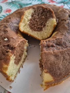 Una foto de Budín marmolado súper fácil y rico