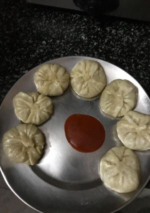 A picture of Momos.