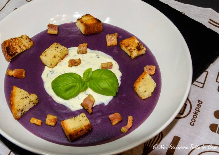 Vellutata di patate viola con salsa allo yogurt e guanciale croccante