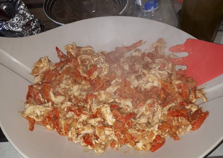 Straccetti di pollo ai peperoni e mollica