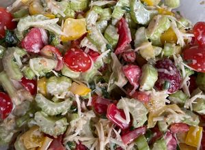 Foto resep Fresh salad celery tomato paprika strawberry