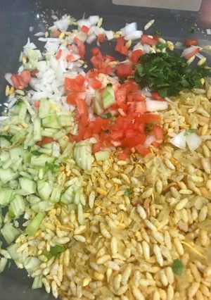 A picture of Chivda bhel.