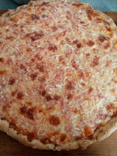 Una foto de * Tarta Jamón y Queso *
