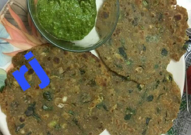Rj speciaGreen garlic bajri methi thepla with coriander chutney