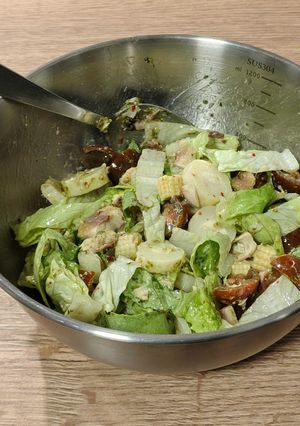 Una foto de Ensalada del día: con caballa, mazorquitas y palmitos
