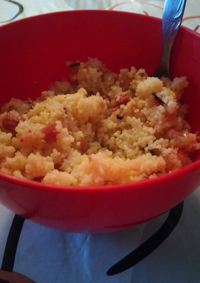 Una foto de Cuscús de verdura y surimi