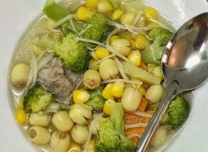 Hình của món Canh sườn hạt sen tốt cho mẹ bầu.