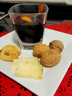 Una foto de Vino caliente con especias (Glühwein)