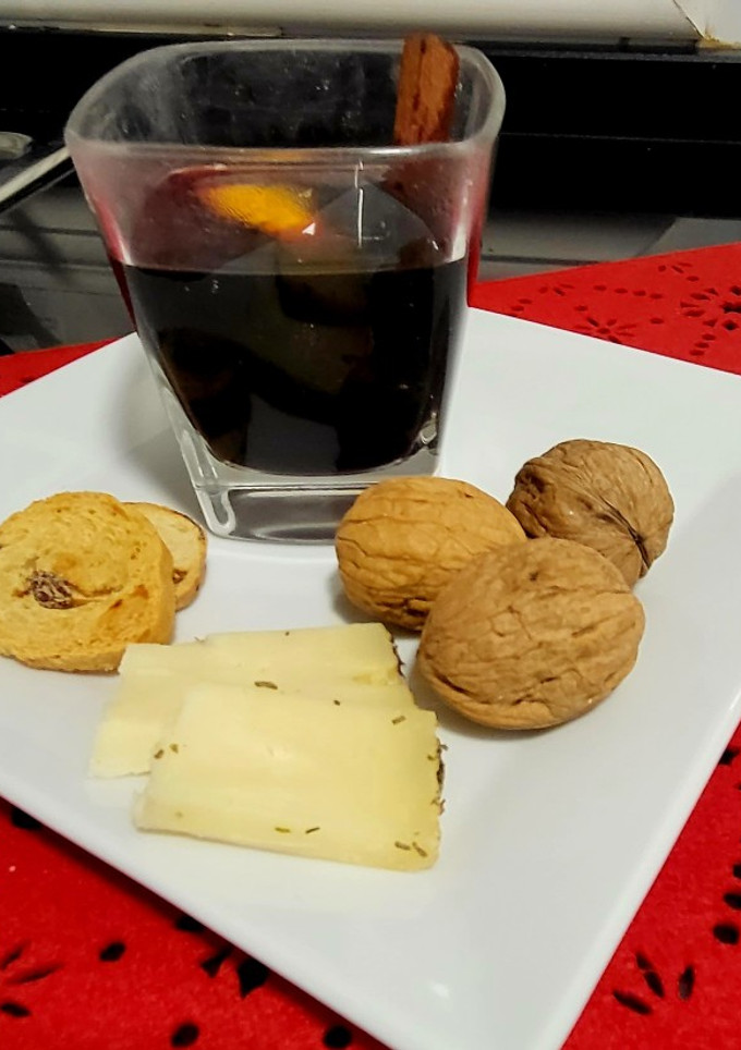Una foto de Vino caliente con especias (Glühwein)
