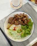 Bún thịt nướng và nem lụi