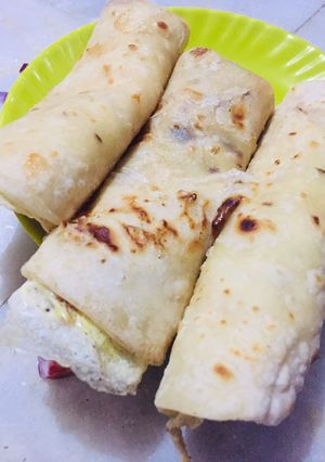 A picture of Kolkata egg roll.