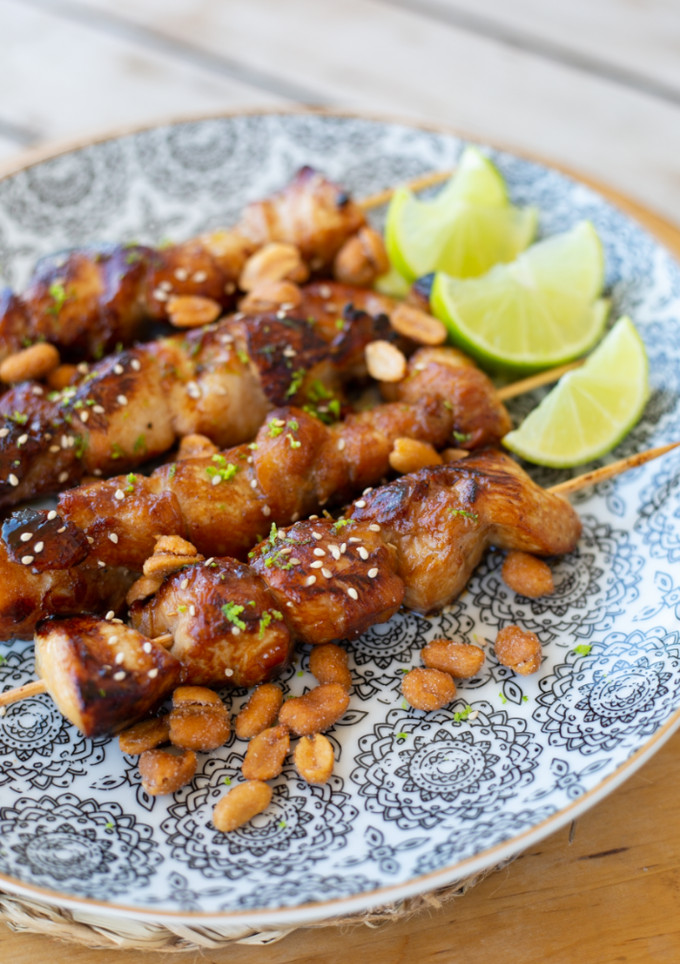 Una foto de Brochetas de pechuga de pollo a la miel