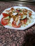 Ensalada de pollo y arroz inflado