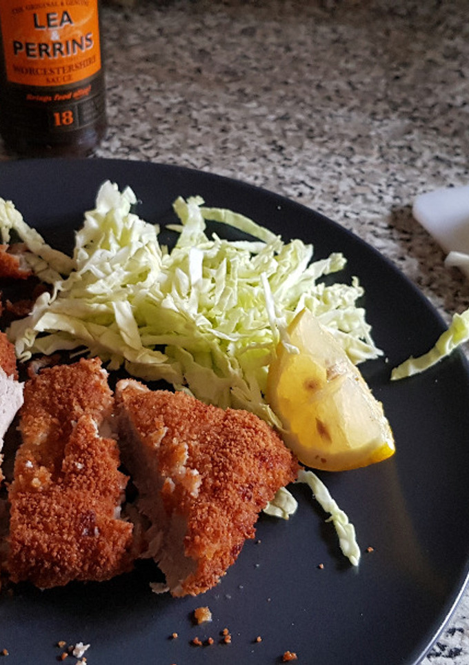 Una foto de Tonkatsu (Cerdo empanizado Japonés)