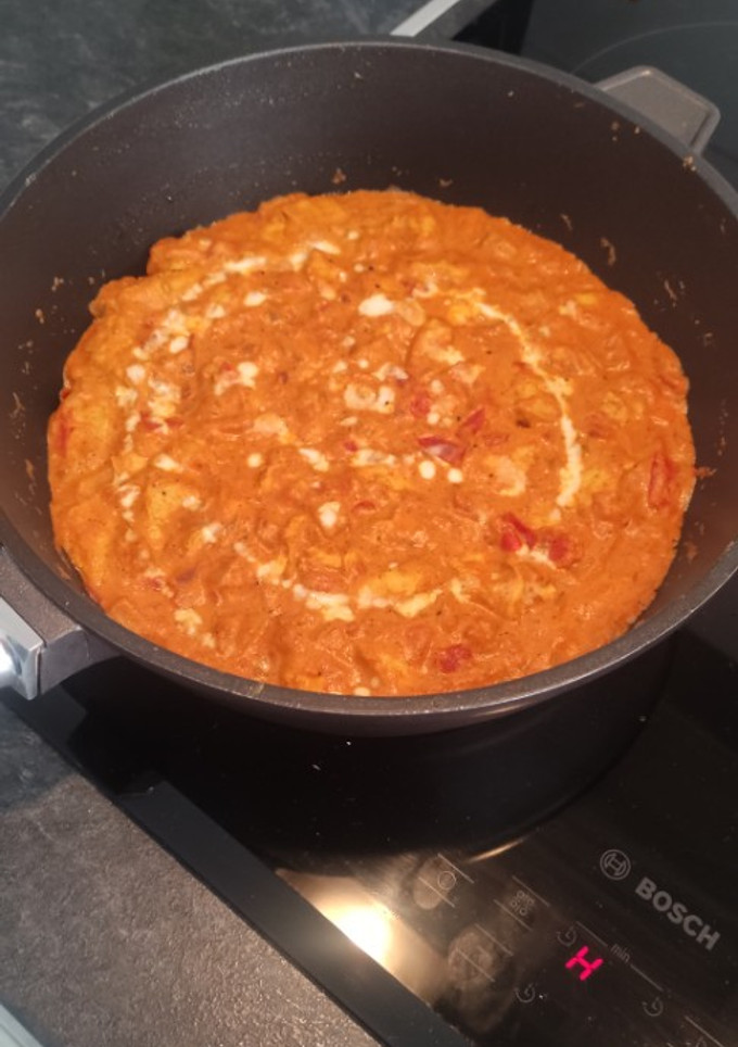 Una foto de Butter chicken casero