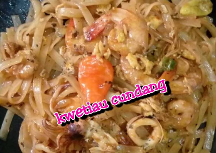 Cara Gampang Menyiapkan Kwetiau cundang (cumi + udang), Enak Banget