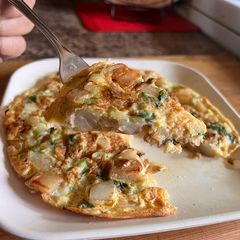A picture of Spanish omelette.
