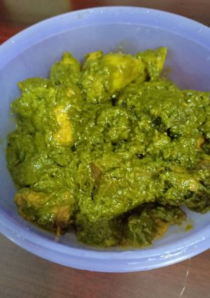 A picture of Chicken hariyali.