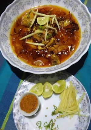 A picture of Chicken nihari.