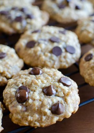 A picture of Vickys 5 Ingredient Banana Oat Cookies, GF DF EF SF NF.