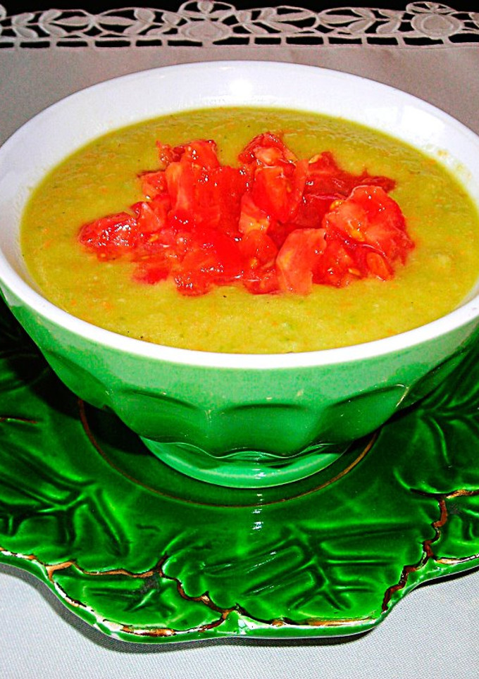 Una foto de Crema de aguacate al comino - veggie