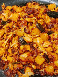A picture of Cauliflower Potato Fry.