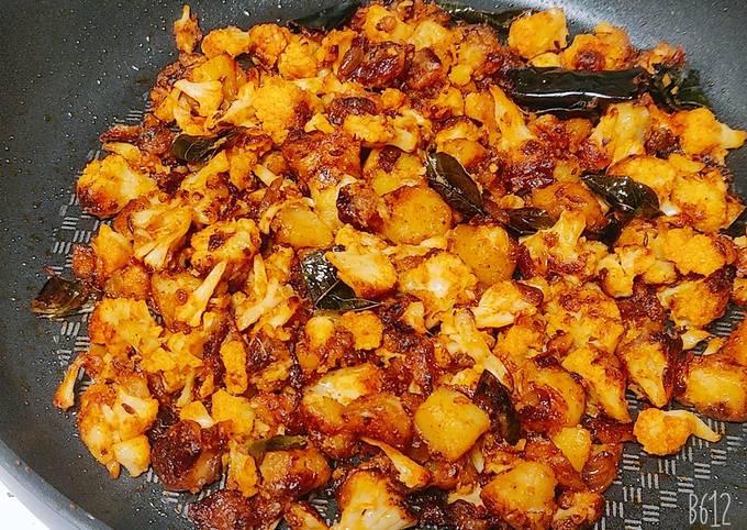 Steps to Make Perfect Cauliflower Potato Fry