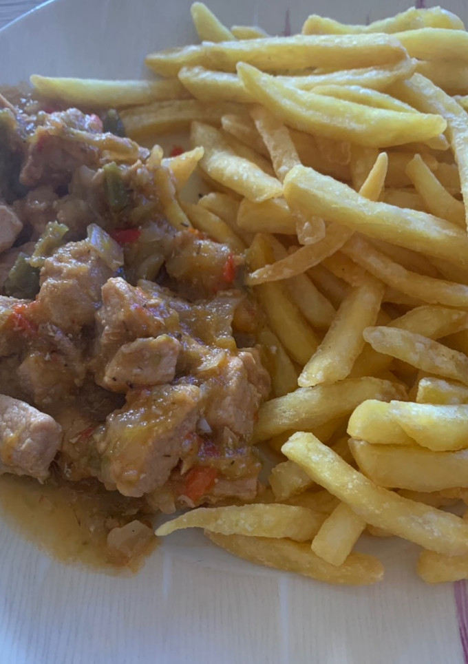 Una foto de Carne en salsa