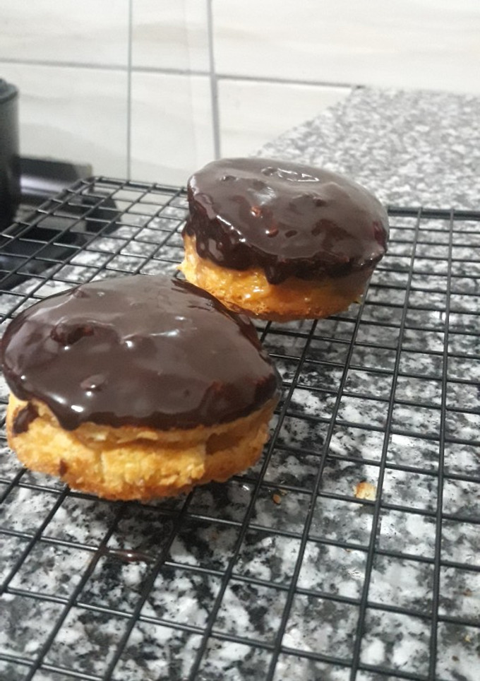 Una foto de Alfajores de coco y dulce de leche