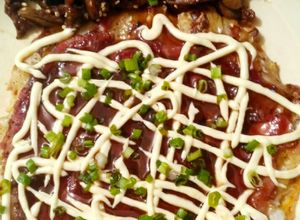 Una foto de Okonomiyaki/Pan Japonés