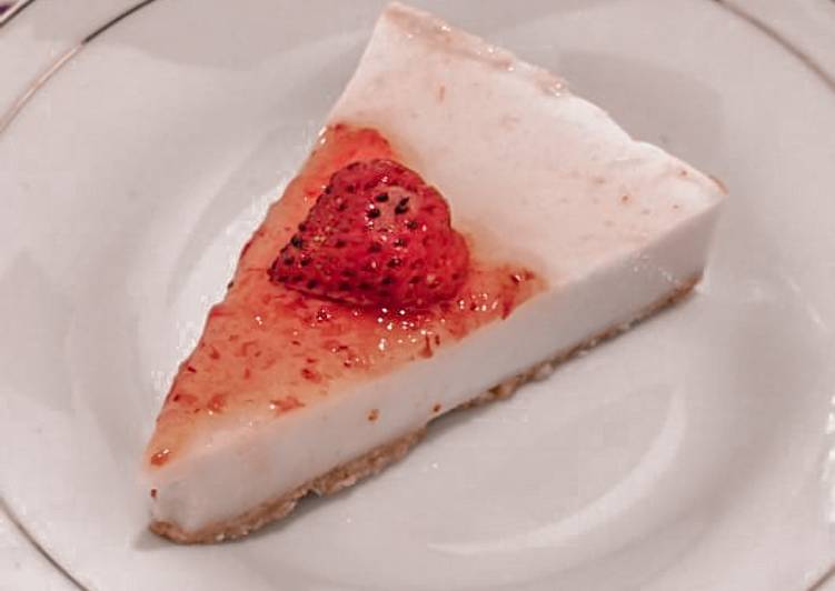 Cara Gampang Menyiapkan Strawberry roti tawar cheesecake, Lezat Sekali