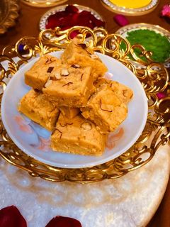 ঠান্ডাই বরফি (Thandai barfi recipe in Bengali) রেসিপির প্রধান ছবি