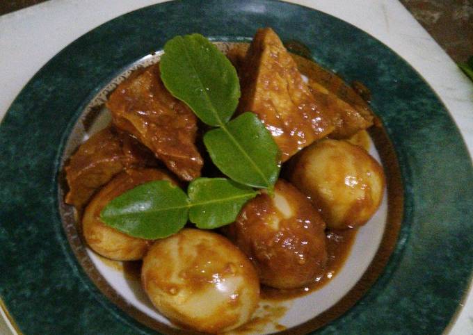 Tahu, telur bumbu bali