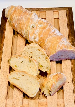 Olívás gyökérkenyér recept fotója