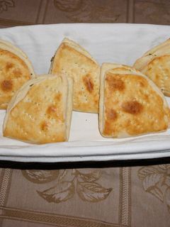 Una foto de DOBLADITAS AL AJO #2, PAN CHILENO. JON STYLE