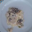Lasaña de pollo y ajetes con bechamel de champiñones