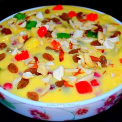 A picture of Fruit Custard.